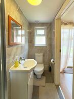 Heathrow Lodge B&B
