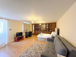 Heathrow Lodge B&B