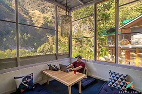 Zostel Homes Tirthan - Gushaini