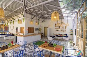 Zostel Homes Tirthan - Gushaini