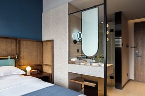 Yat hotel