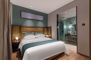 Yat hotel