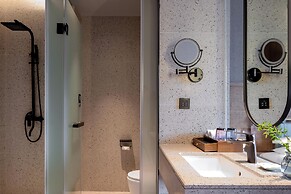 Yat hotel