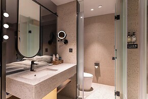 Yat hotel