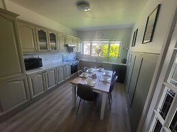 Foxes Rest - 4 Bedroom House