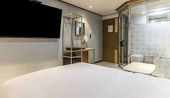 MARU HOTEL