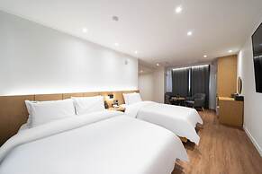 Brown Dot Hotel  Hongseong Naepo