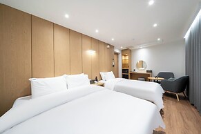 Brown Dot Hotel  Hongseong Naepo