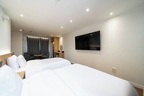 Brown Dot Hotel  Hongseong Naepo