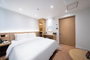 Brown Dot Hotel  Hongseong Naepo