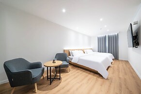 Brown Dot Hotel  Hongseong Naepo