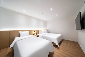 Brown Dot Hotel  Hongseong Naepo