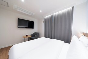 Brown Dot Hotel  Hongseong Naepo