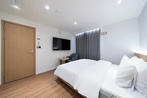 Brown Dot Hotel  Hongseong Naepo