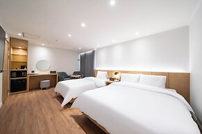 Brown Dot Hotel  Hongseong Naepo