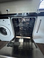 Vibrant and Cosy London Apartment