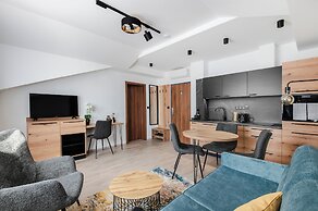 No. 28 Rooms & Apartments