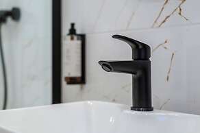 No. 28 Rooms & Apartments