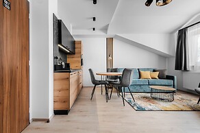 No. 28 Rooms & Apartments