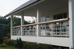 Naoat Resort Farm & Cafe