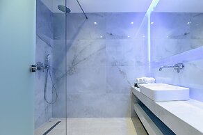 Christina Apartments