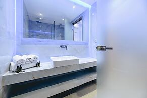 Christina Apartments