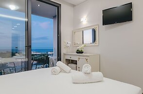 Christina Apartments