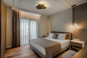 Luxury Garden Suites