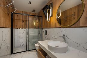 Luxury Garden Suites