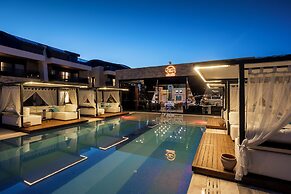 Luxury Garden Suites