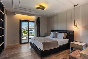 Luxury Garden Suites