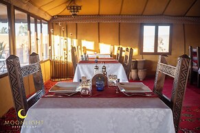 Moonlight Desert Camp