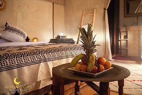 Moonlight Desert Camp