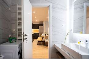 Exclusive 3-bedroom Haven in Kolonaki Center