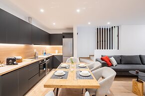 Exclusive 3-bedroom Haven in Kolonaki Center