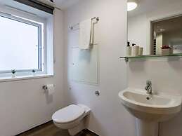 Student Only Crescent Place