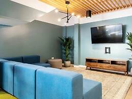 Student Only Crescent Place