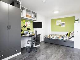 Student Only Crescent Place