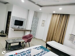 Airport Hotel Bright Buzz
