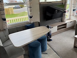 Cedar Lake Apartment Retreat