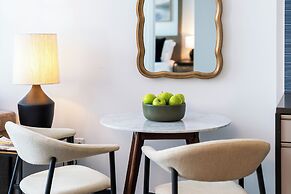 Luxury Apartments by Hyatus at Eddy