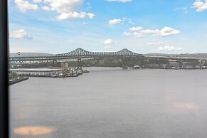 Luxury Apartments by Hyatus at Eddy