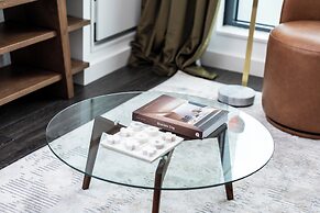 Luxury Apartments by Hyatus at Eddy