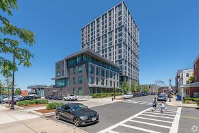 Luxury Apartments by Hyatus at Eddy