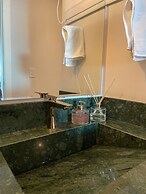 Apto Frente Mar Próximo ao Beto Carrero