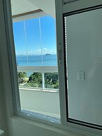 Apto Frente Mar Próximo ao Beto Carrero