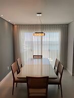 Apto Frente Mar Próximo ao Beto Carrero