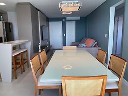 Apto Frente Mar Próximo ao Beto Carrero