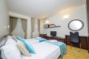 Hotel Odissey Jaz