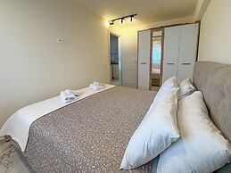 Blue Star Suites by SDR